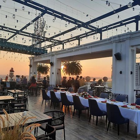 Surestay Hotel By Best Western Виентиане Екстериор снимка