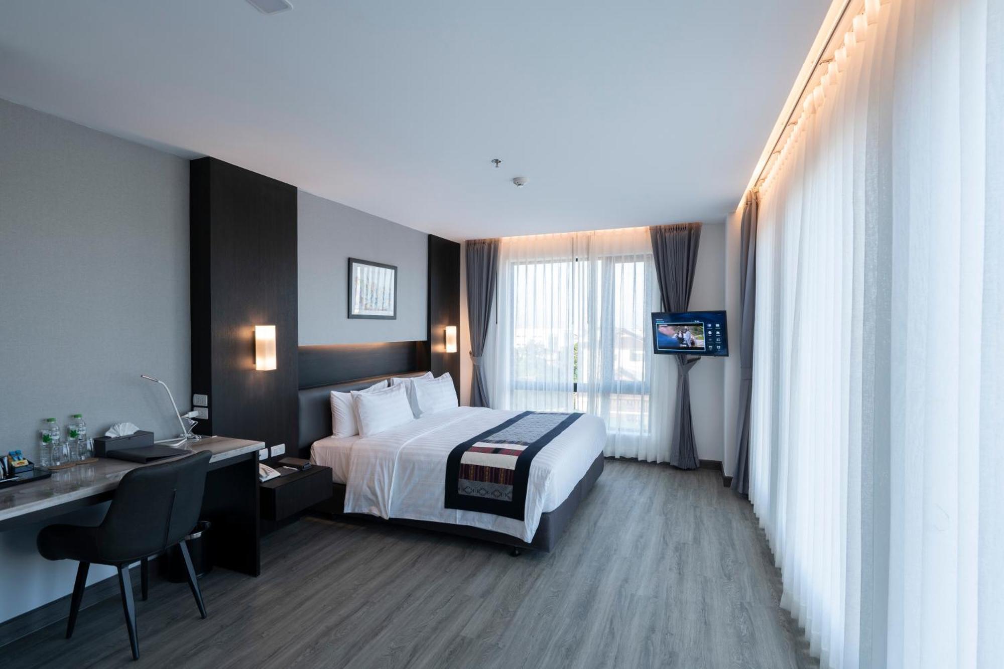 Surestay Hotel By Best Western Виентиане Екстериор снимка